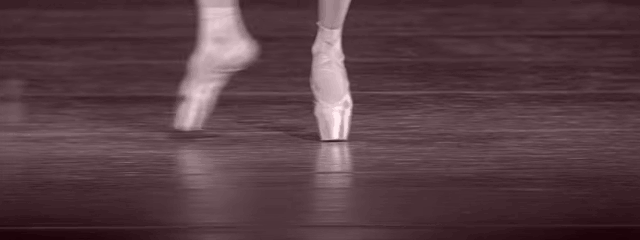 Igone de Jongh in een promotievideo van het Nationale Ballet