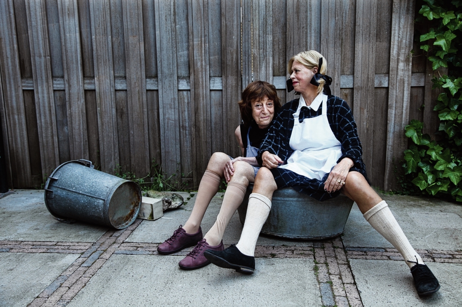 Na 69 jaar weer in een teil op de foto - NRC